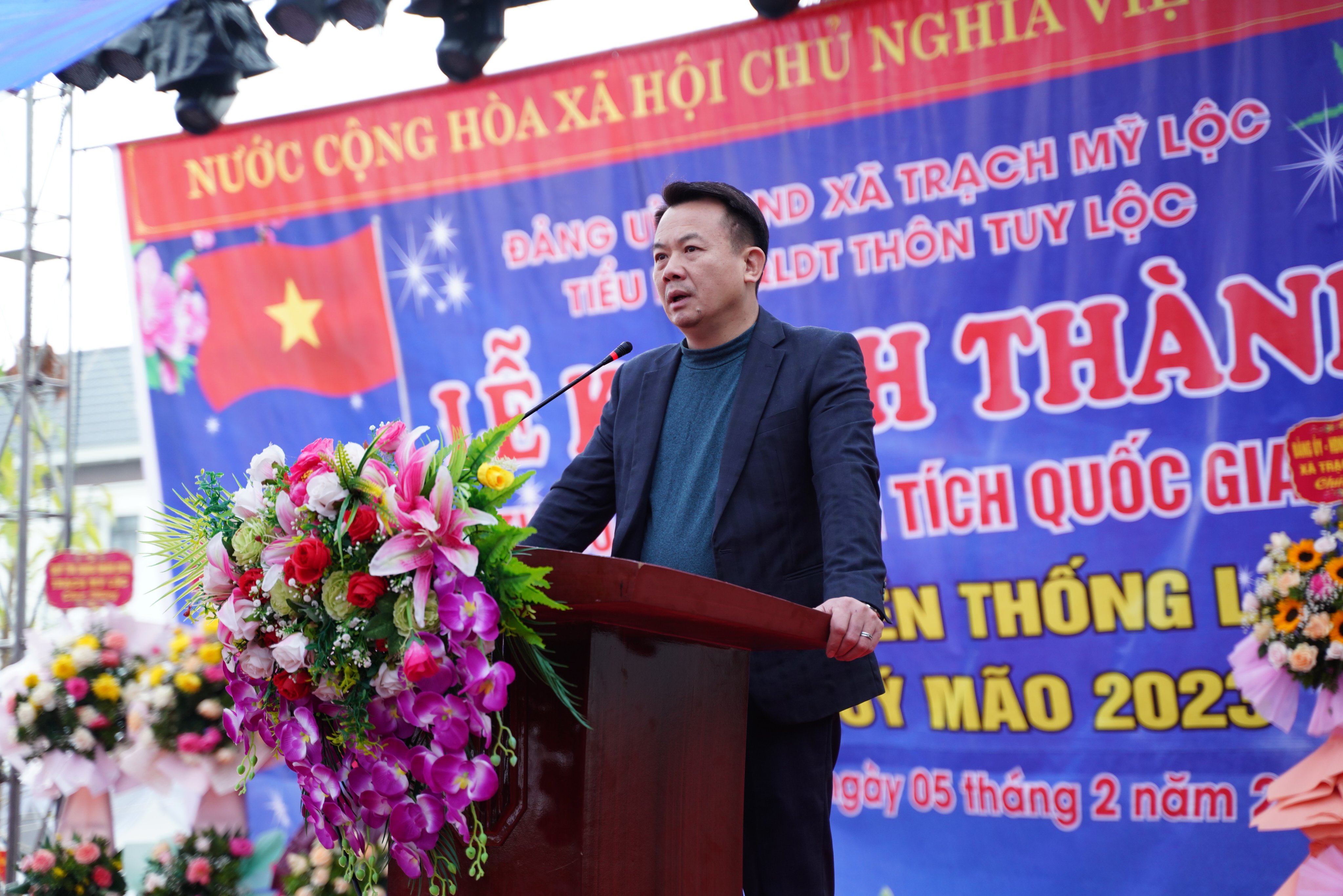Đ/C Nguyễn Đình Sơn - UVTV - Phó Chủ tịch Thường trực UBND huyện Phúc Thọ phát biểu chỉ đạo tại Lễ khánh thành Đình Tuy Lộc