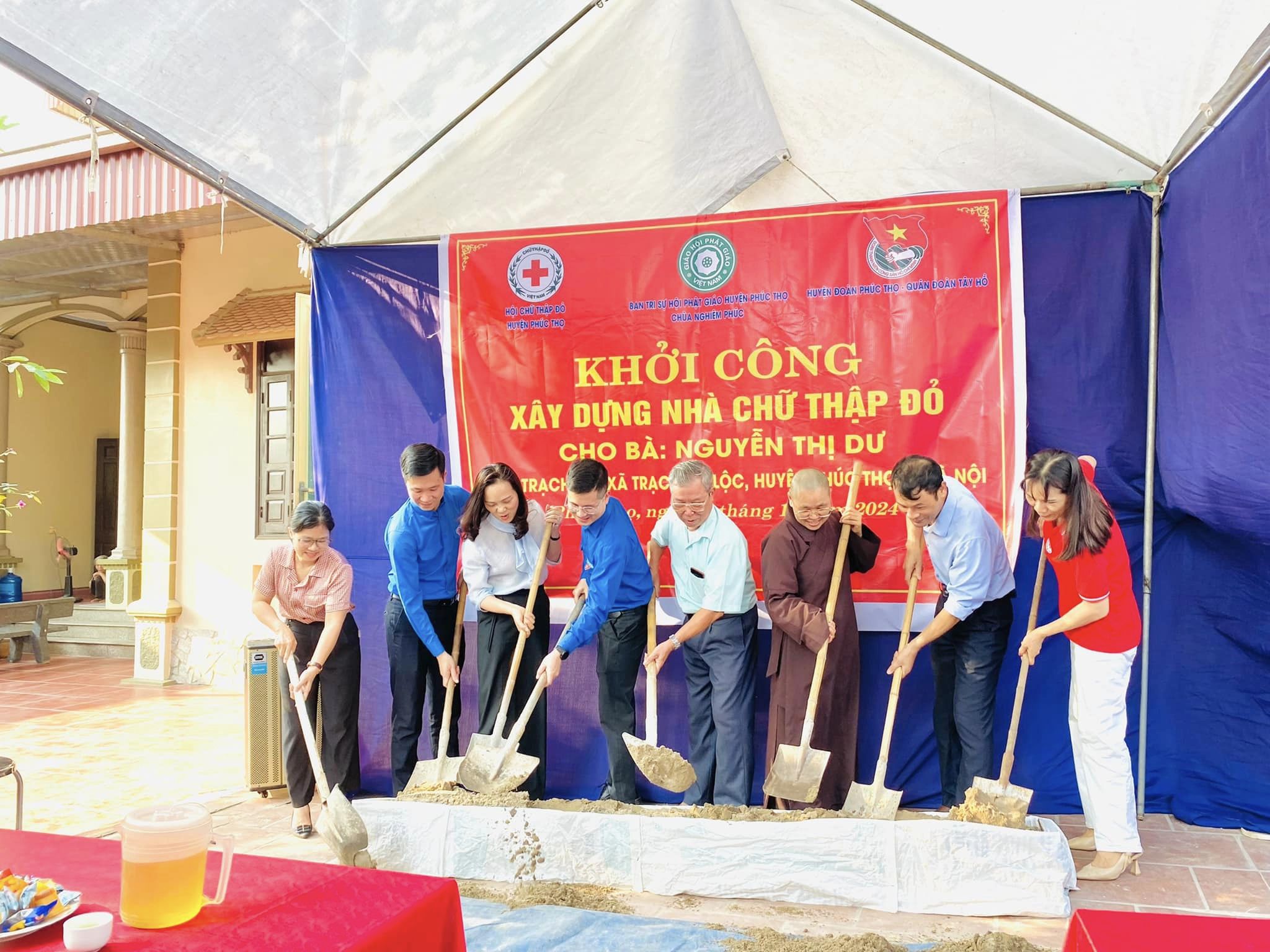 Khởi công xây dựng nhà chữ thập đỏ cho hộ bà Nguyễn Thị Dư tại thôn Trạch Lôi